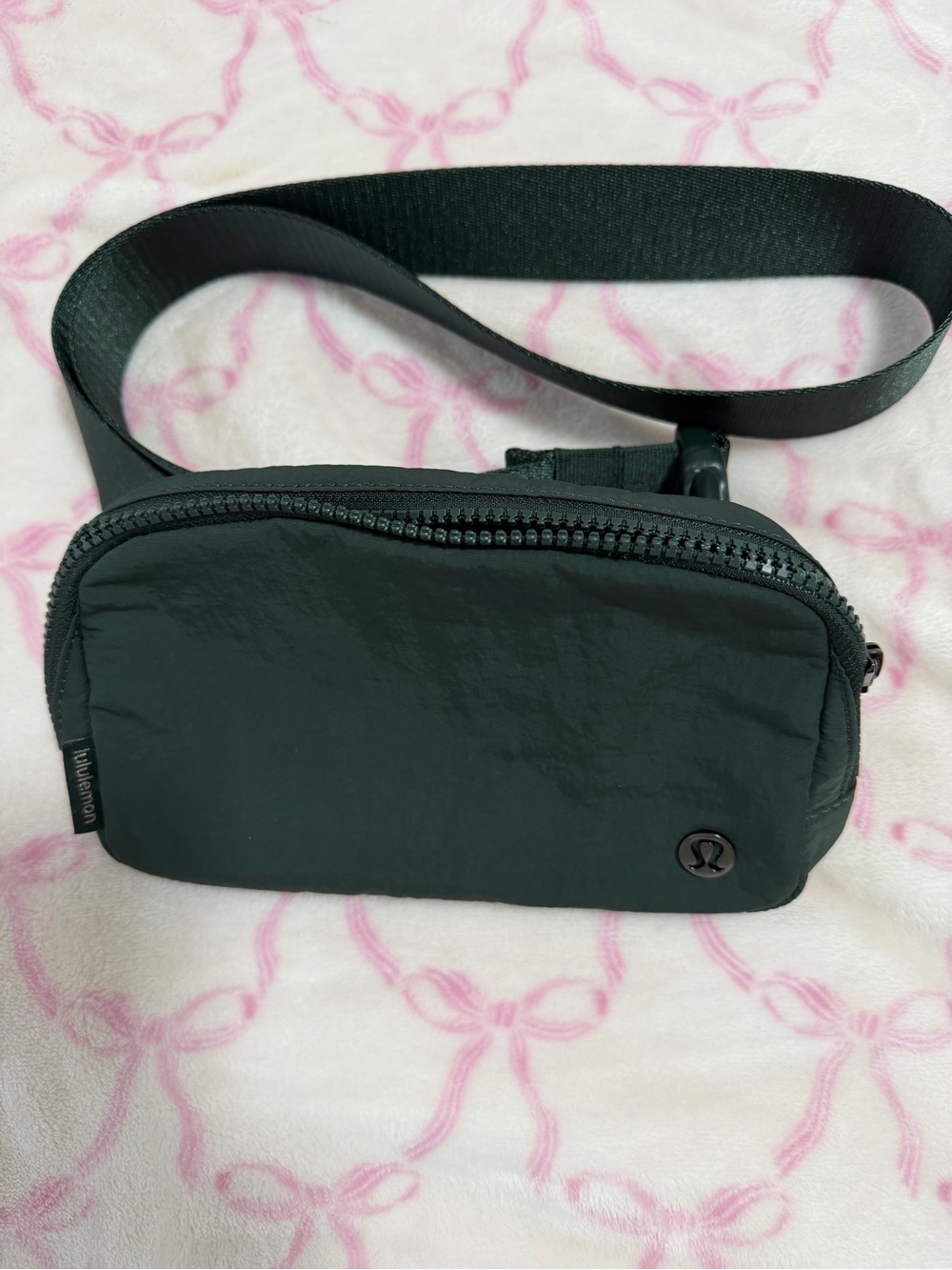 lululemon athletica Men's Black Compact Waist/Crossbody Pouch